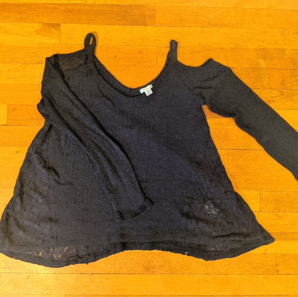 Xhilaration Shoulder Cut-Out Long-sleeve Top